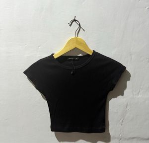 crop top urban & co