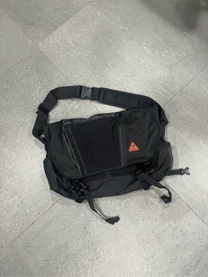 Messenger Bag Humblezing Willow - Hitam