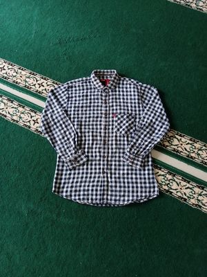 Kemeja levi's