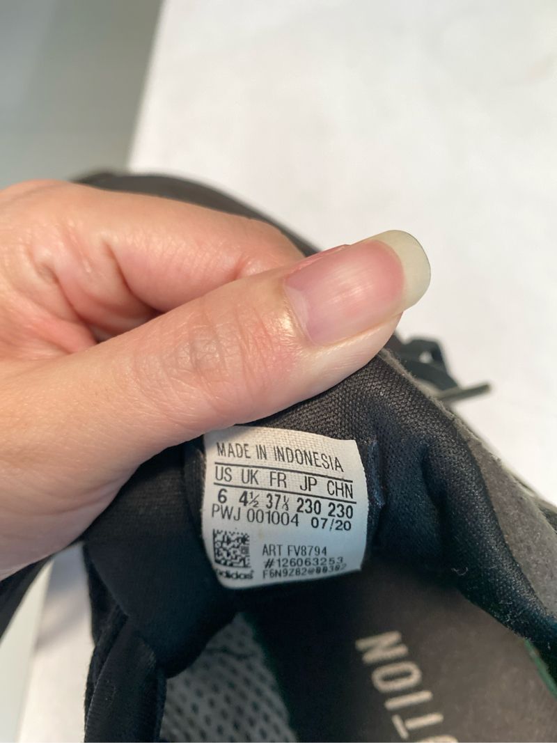 Sepatu sport adidas, foto 5