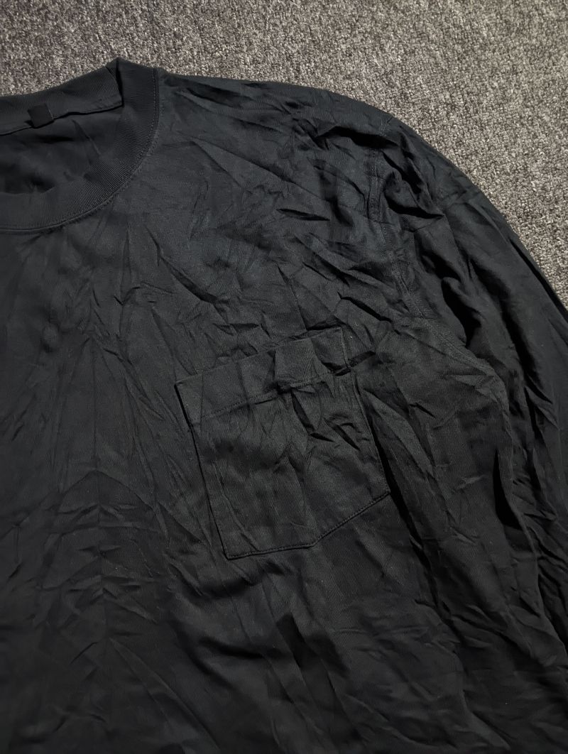 Uniqlo Long Sleeve pocket hitam, foto 3