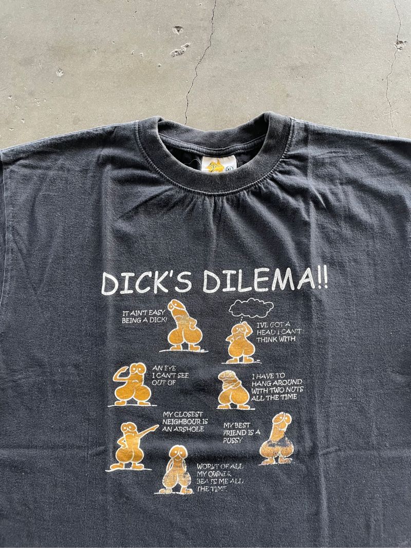 D*ICK’S DILEMA P*ORN SEX BLACK TEE, foto 2