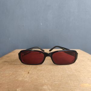 Kacamata Guess