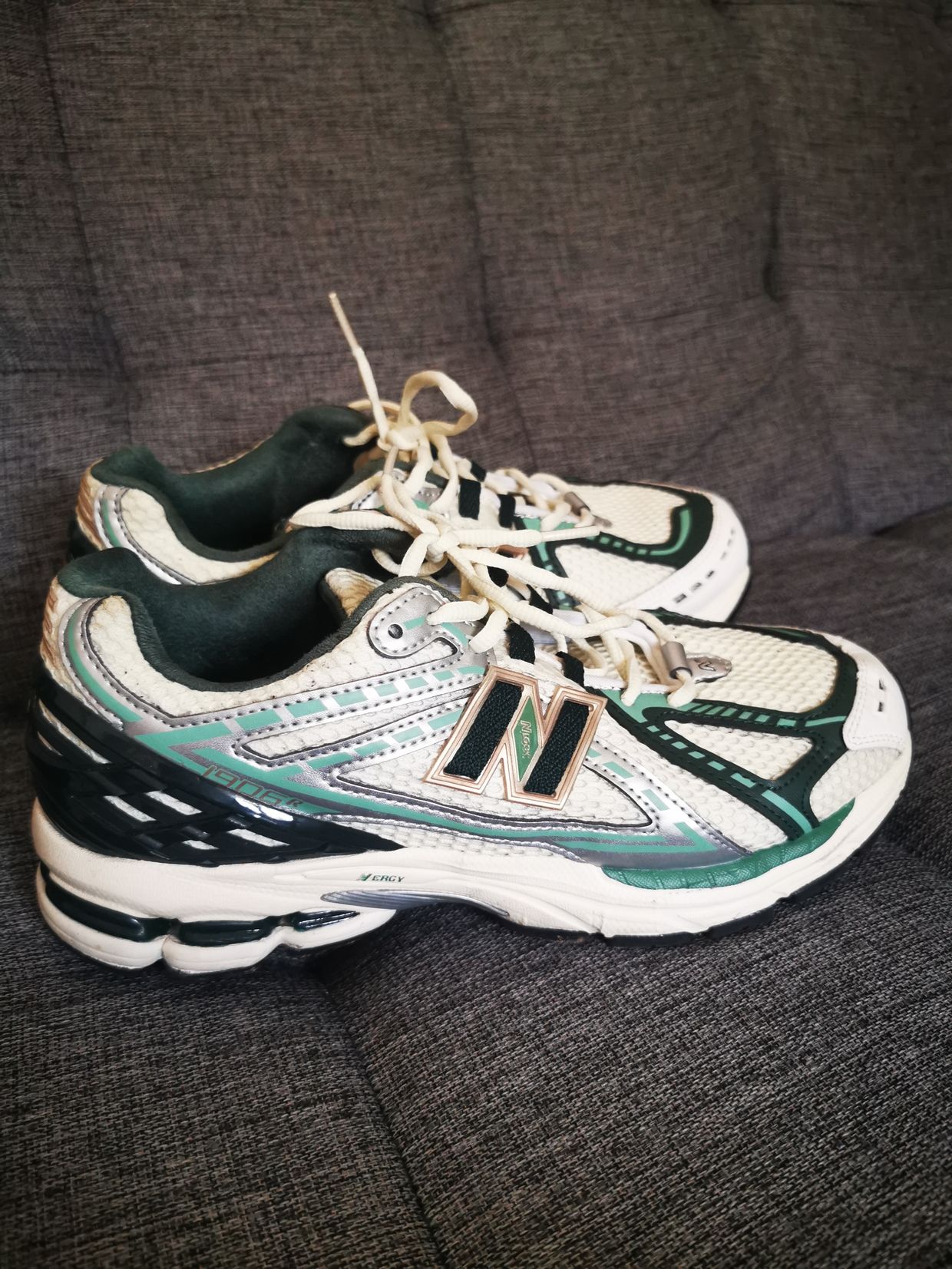 New Balance Streetwear Casual Sneakers Pria white green cream