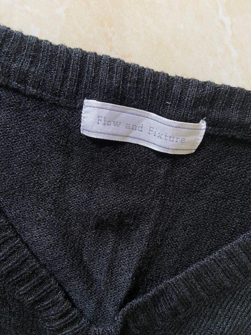 Sweater hitam knit lembut brand, foto 4