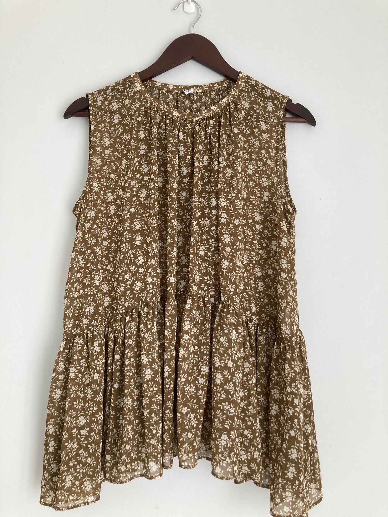 Uniqlo Vintage Casual Blouse Wanita tan cream