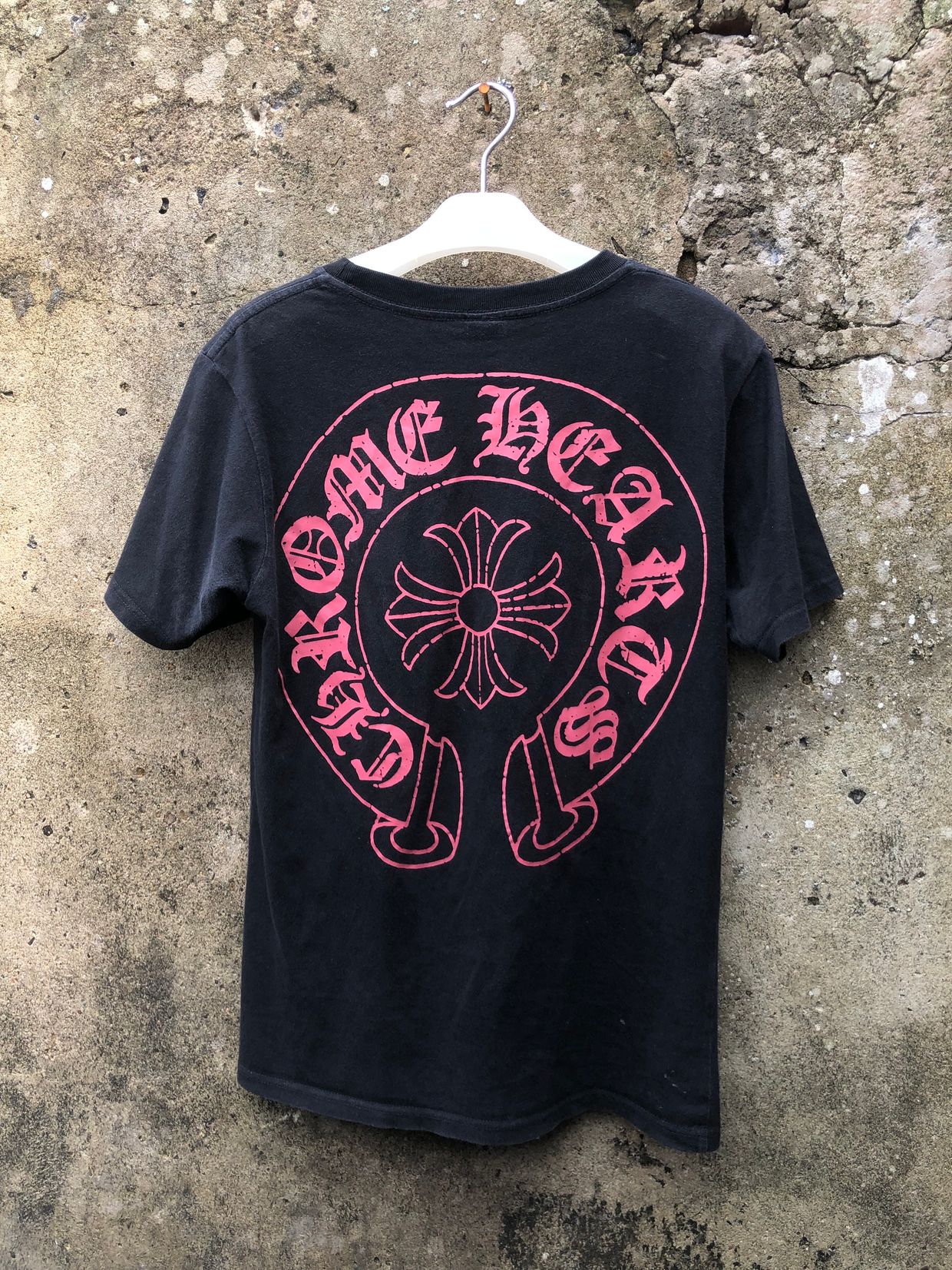 Chrome Hearts Streetwear Luxury T-shirt Pria pink black - Preloved