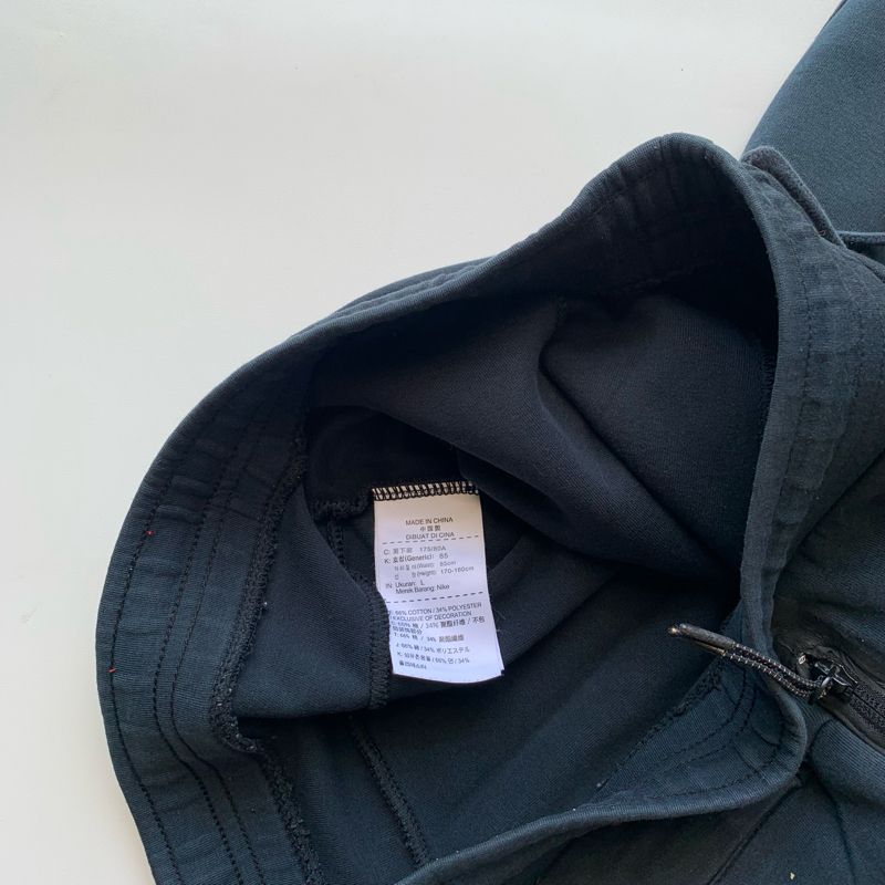 Celana Pendek Relax Nike Tech, foto 4