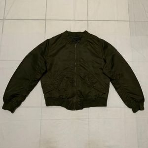 JAKET UNIQLO BOMBER