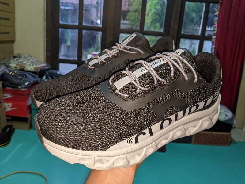 Sepatu Running Casual On-Cloud, foto 2