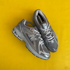 New Balance 1906R