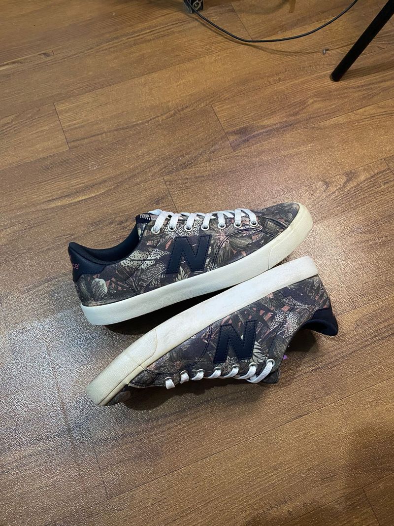 Sepatu New Balance NB 210 Floral mantab Preloved