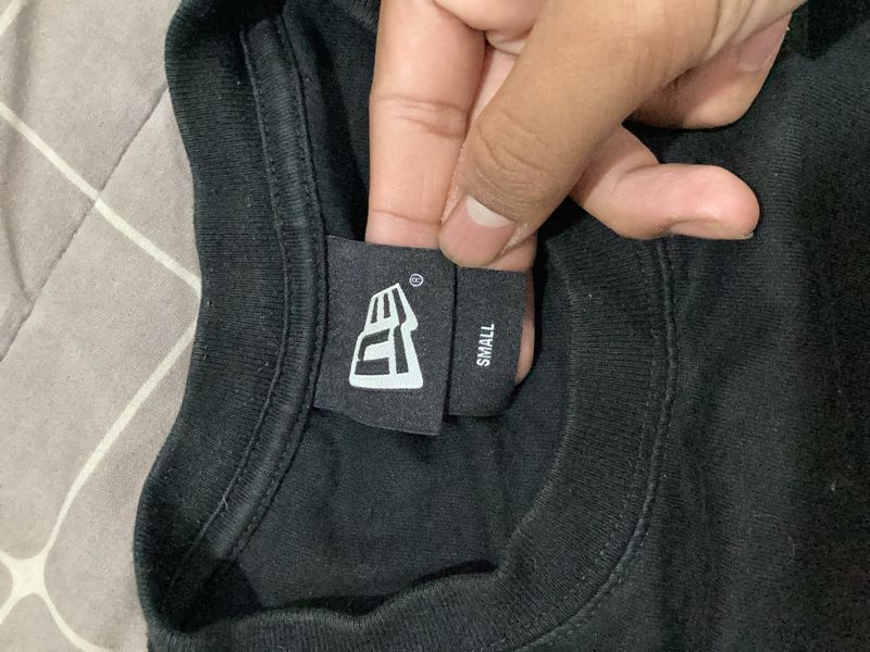 Kaos New Era, foto 2