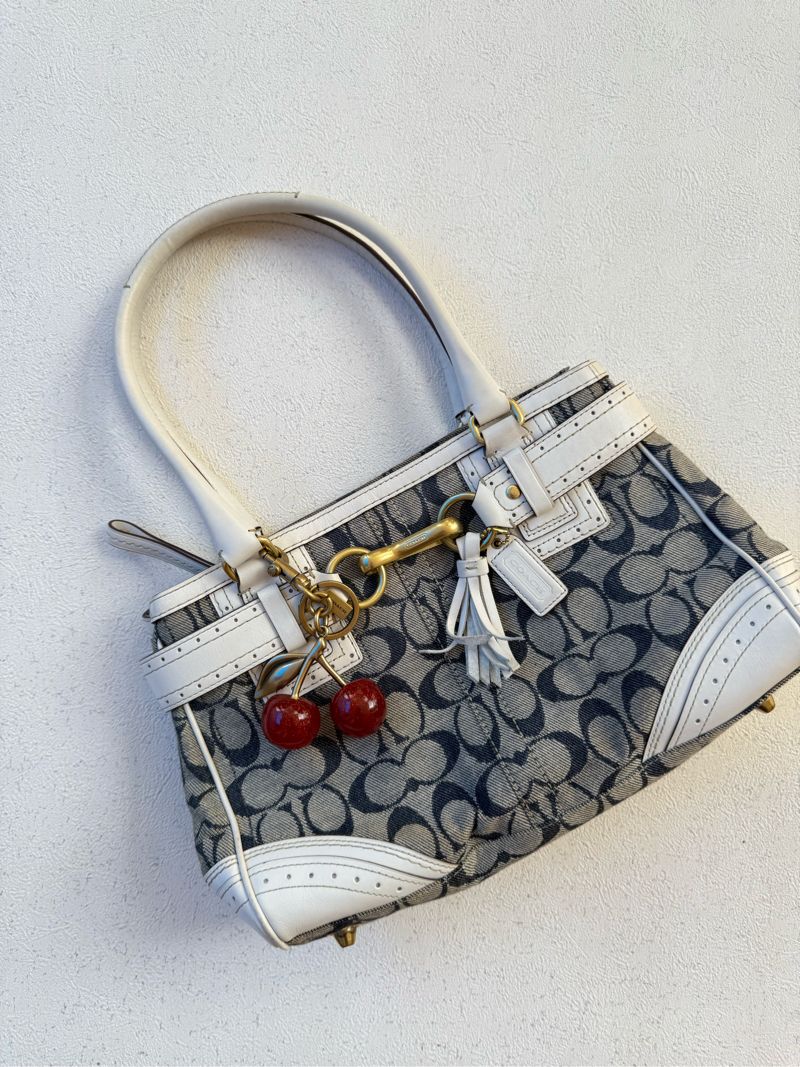 c076c6dc-68a6-4bef-9607-