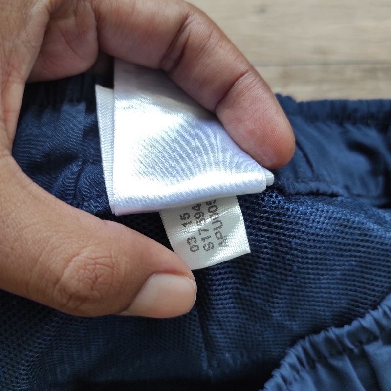 Adidas celana pendek size S, foto 6