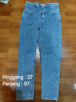 Mom Jeans Stradivarius sz Eur 38