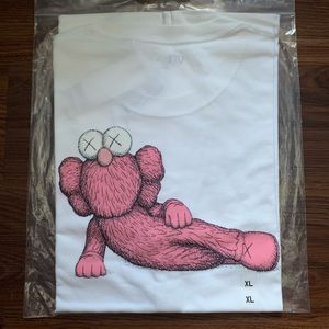 Kaos Uniqlo x Kaws Graphic White Pink - Rare Item | Original