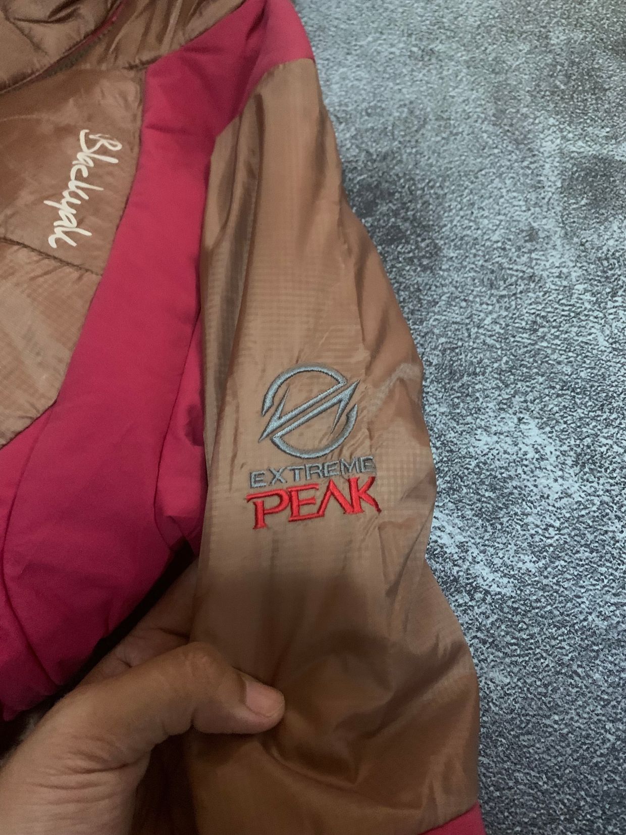 Blackyak Gorpcore Puffer jacket Wanita tan red brown, foto 8