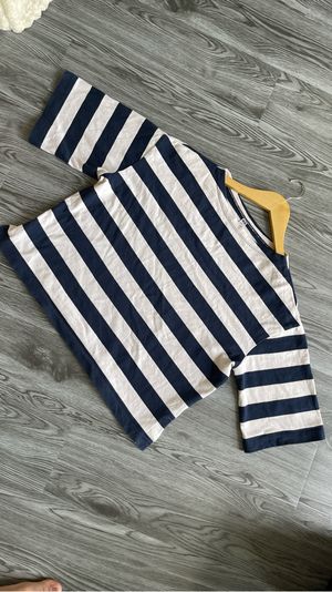 Uniqlo tshirt