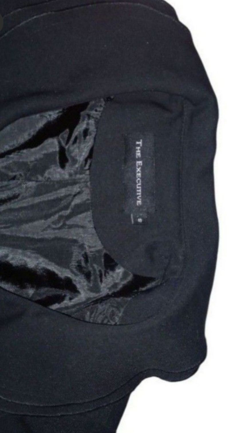 The Executive blazer hitam, foto 3