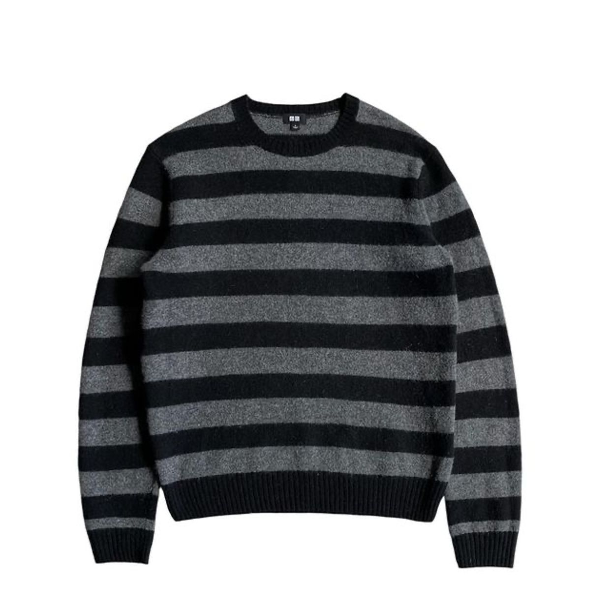 Uniqlo Minimalist Casual Sweater Pria black gray