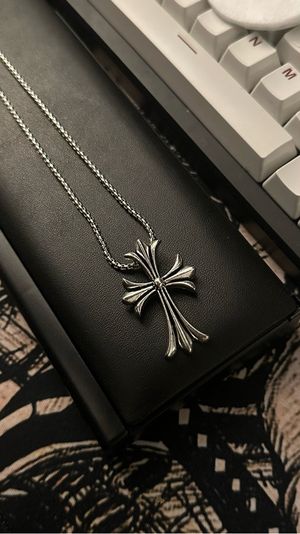Necklace chrome heart