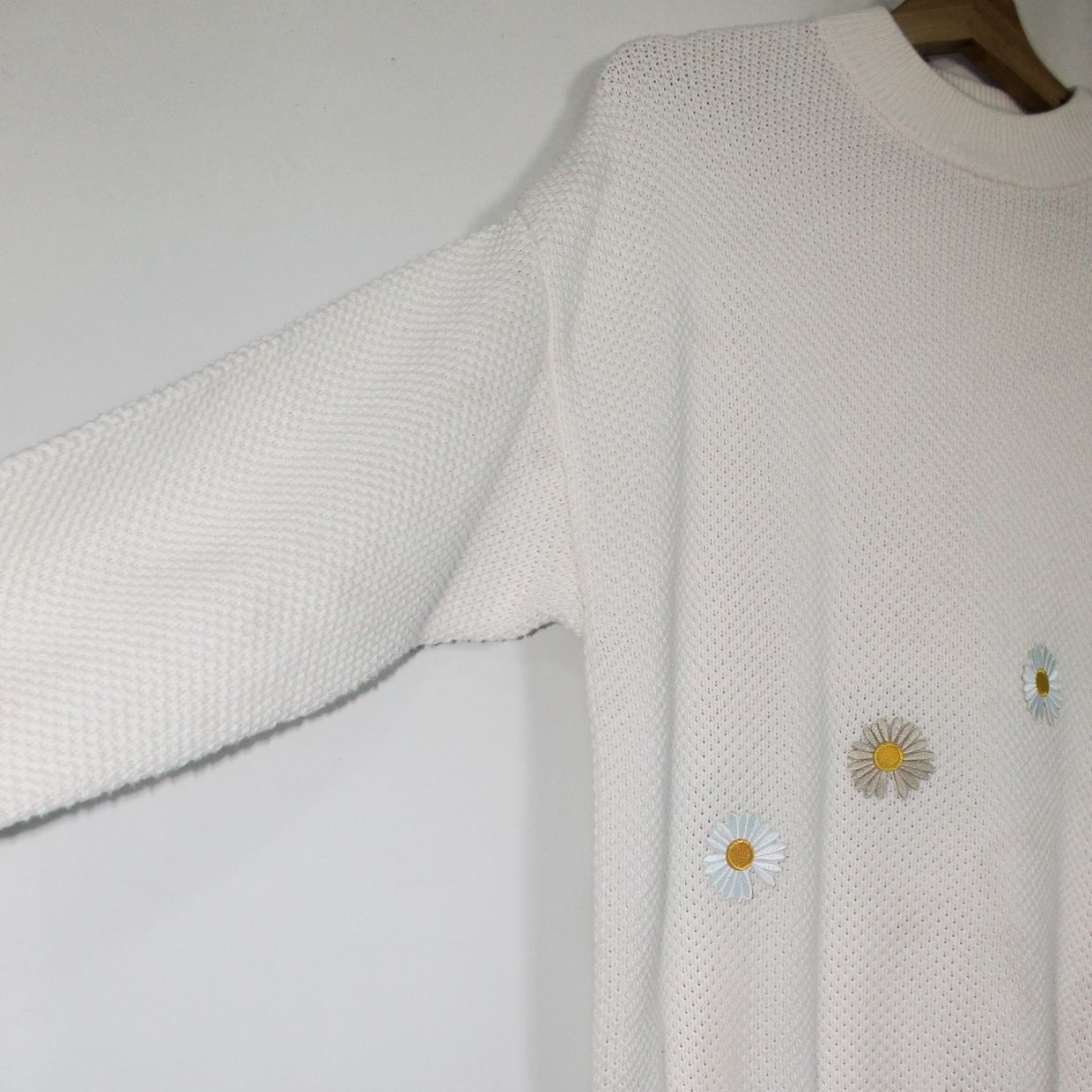 (Altered) Knit Sweater Daisy Flower Patch, foto 4