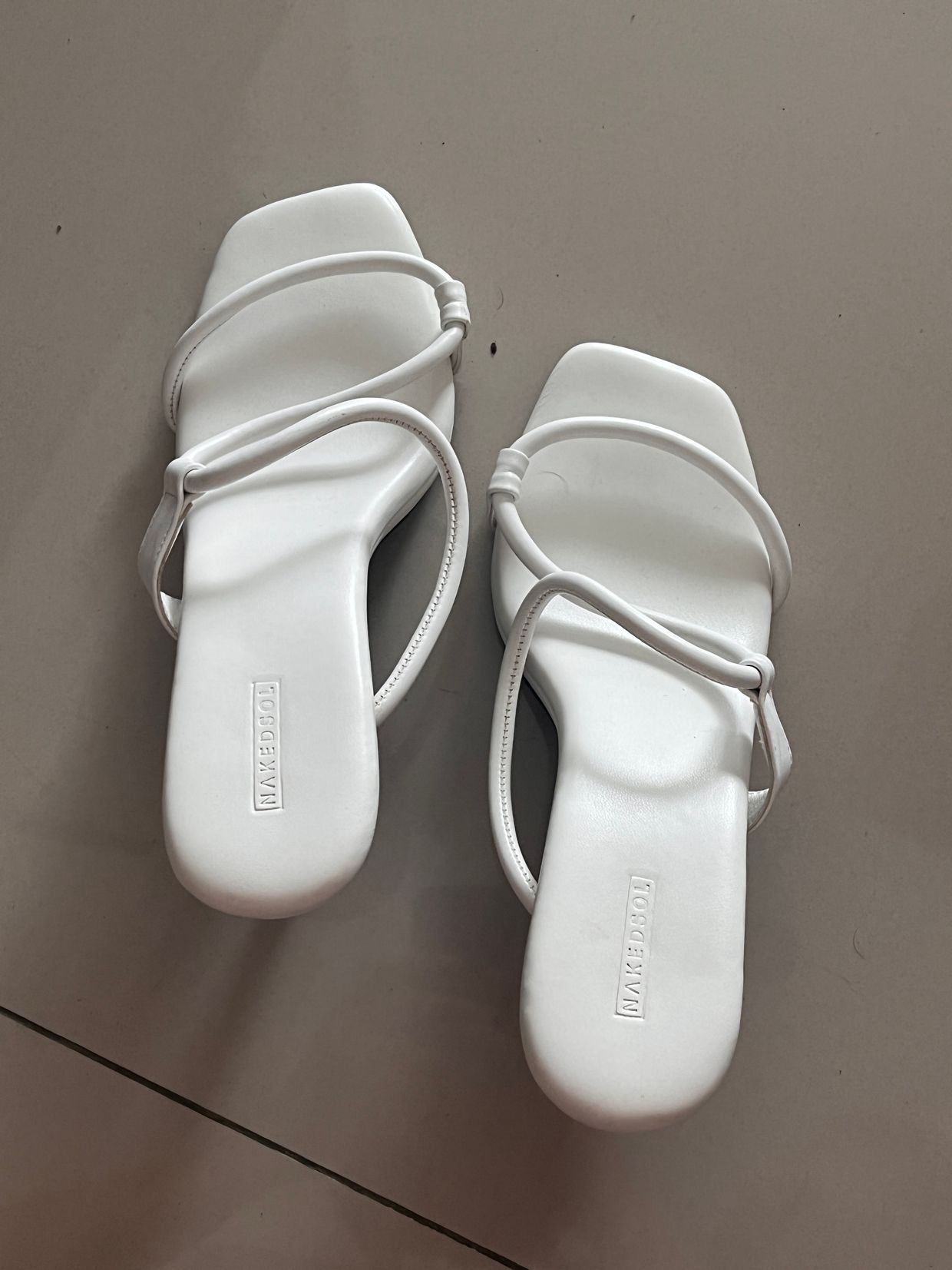 Luxury Minimalist Heels Wanita white