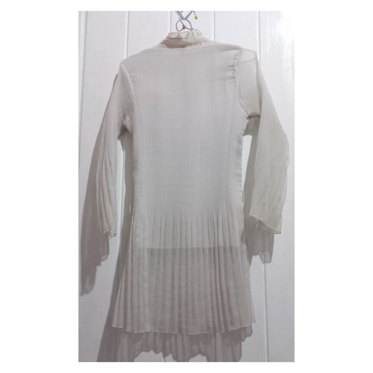 blouse putih bahan lembut LD: 36, foto 2