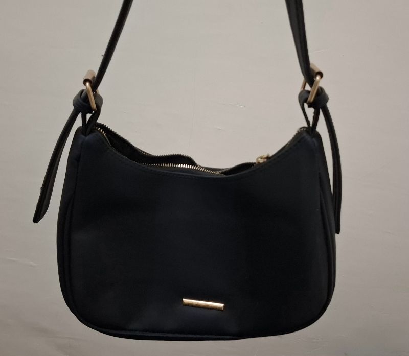 Tas Khaki dan Hitam, foto 2
