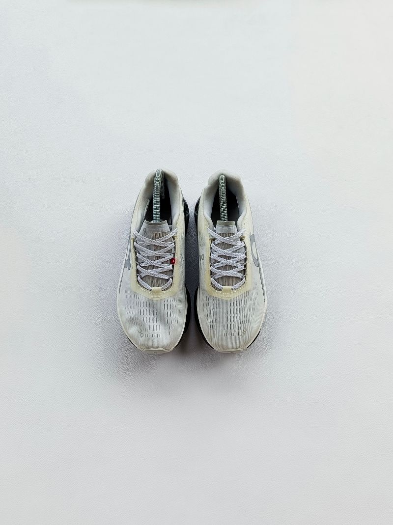 Oncloud Monster 2 Running Undyed Black White, foto 3