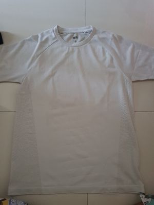 Baju olahraga (brand)
