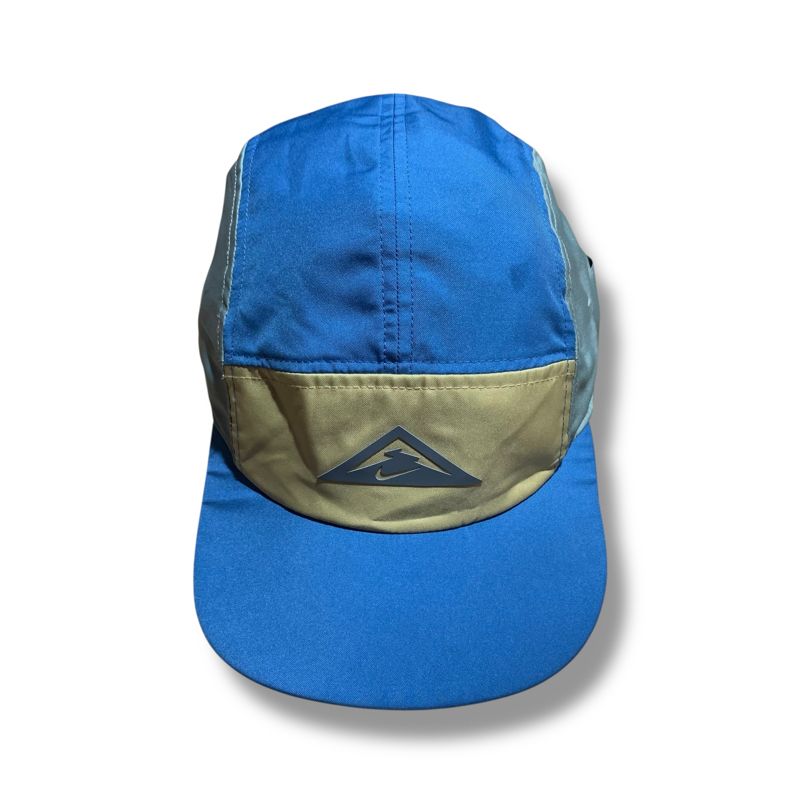 nike aerobill tailwind trail