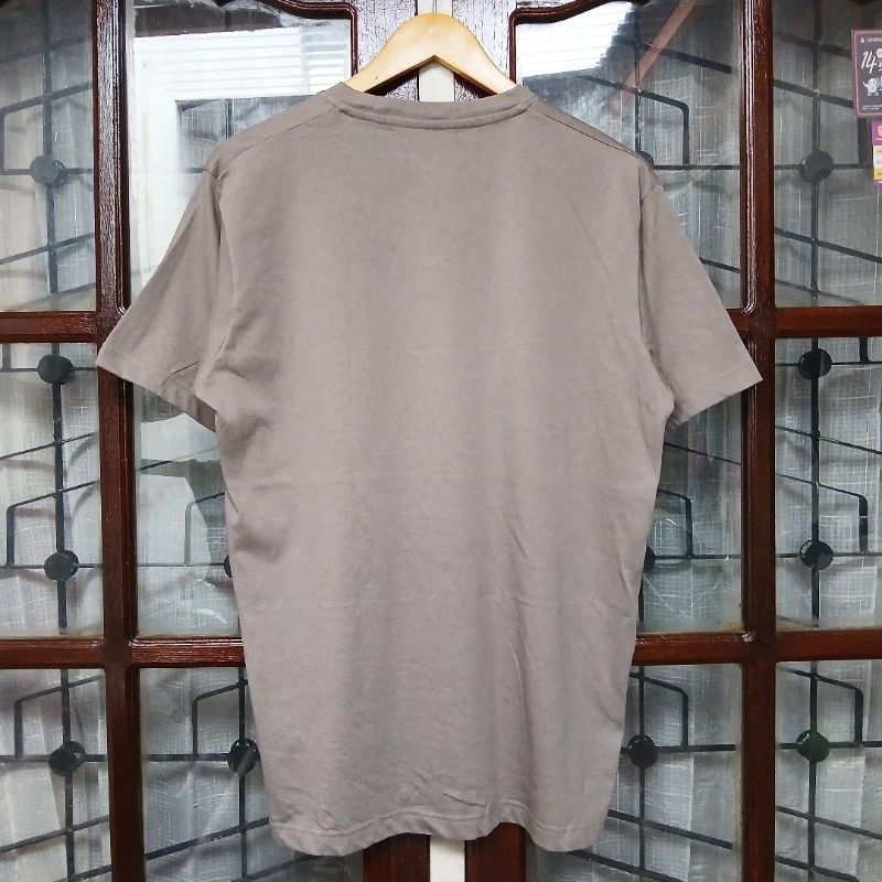 Kaos Uniqlo Basic, foto 3