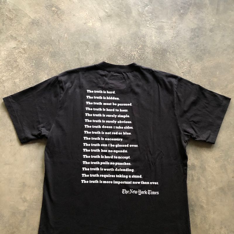Sacai luck newspapper t shirt, foto 7