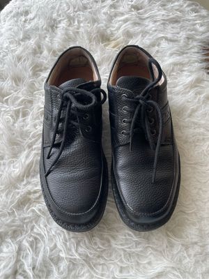 Sepatu Pria merk “Clarks” warna hitam