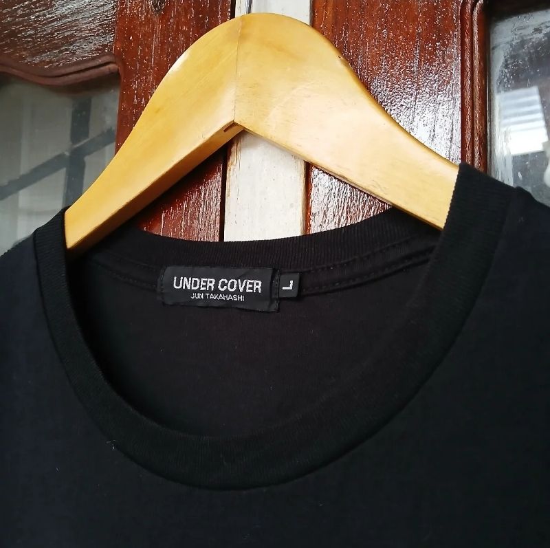Kaos Under Cover by Jun Takahashi Undercover, foto 3
