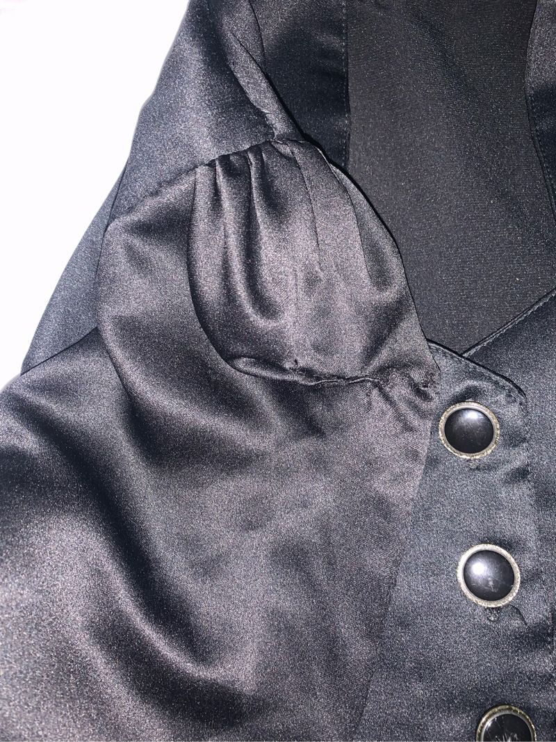 OUTER HITAM, foto 3
