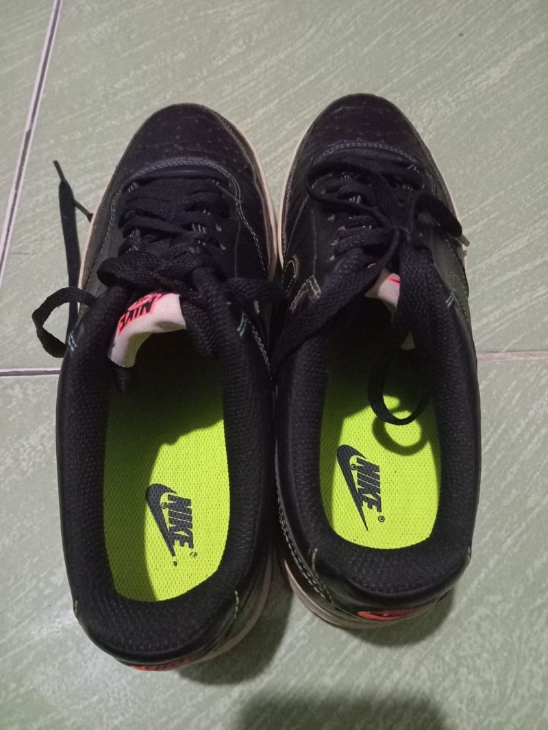 Sepatu Nike, foto 2