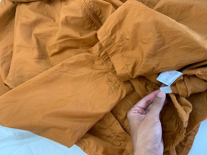 UNIQLO PACKABLE JACKET LIGHTWEIGHT WINDBREAKER, foto 4