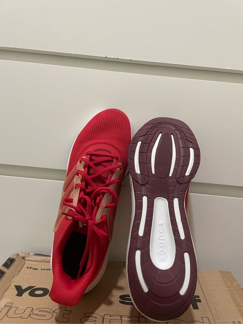 Sepatu Olahraga, foto 3