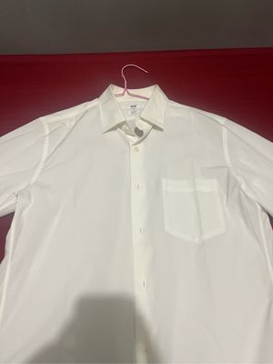 Kemeja Putih Uniqlo Slim fit