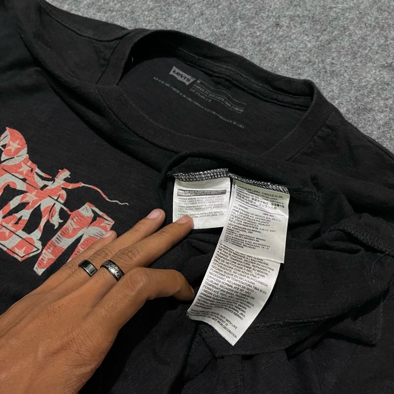Kaos Levis second, foto 3