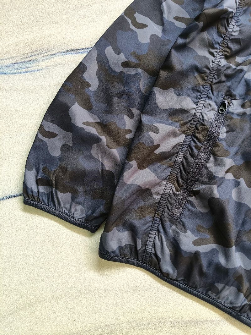 Uniqlo lightweight UV cut pocketable camo jacket, foto 4