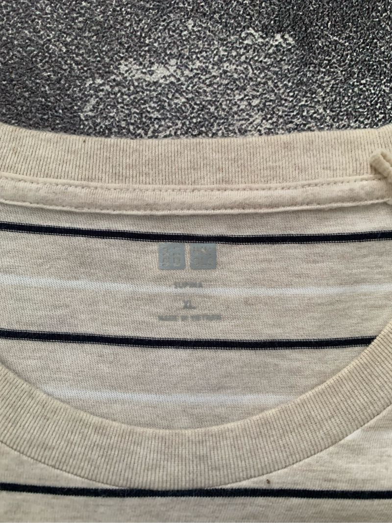 Kaos Uniqlo Salur, foto 2