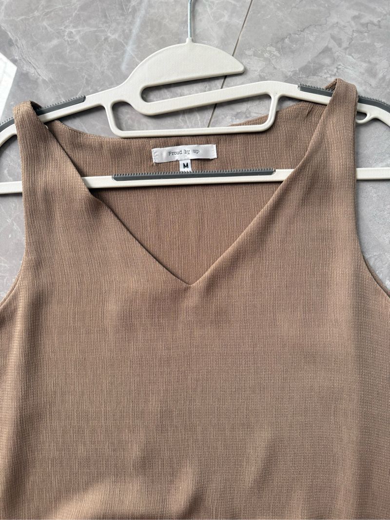brown tanktop, foto 2