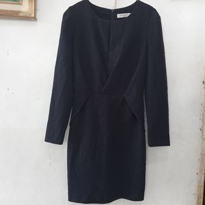 Mini Dress/Gaun Pendek Hitam Lengan Panjang