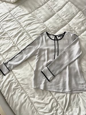Casual Blouse Wanita white
