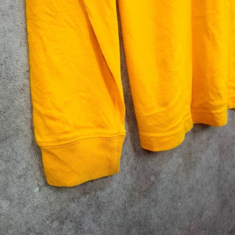 Kaos kuning, foto 3