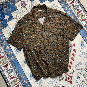 Japanese Leopard Shirt by GU Uniqlo size S fit M